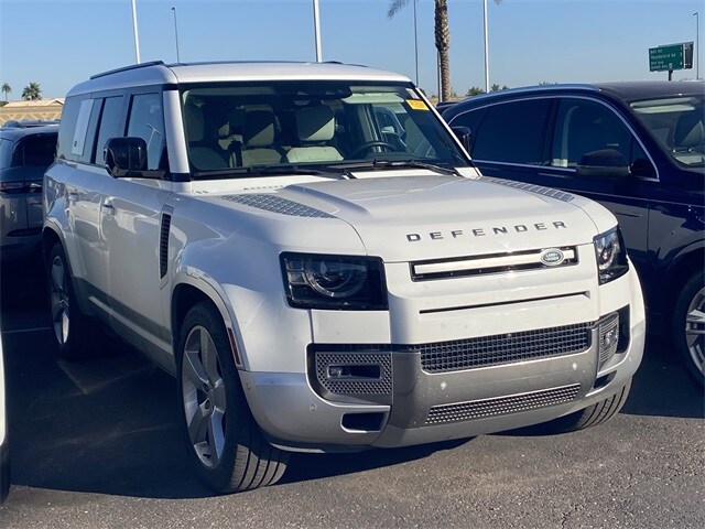 2023 Land Rover Defender 130 First Edition photo 3