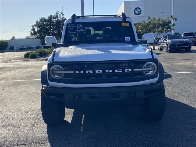 2022 Ford Bronco Outer Banks photo 2