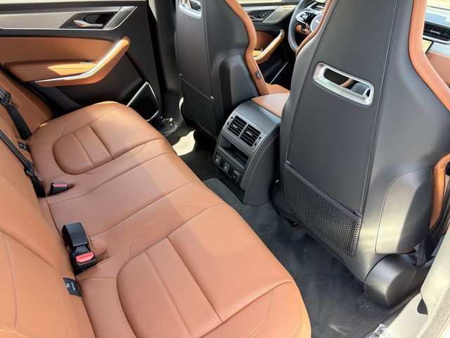 2026 Jaguar F-Pace R-Dynamic S - Photo 13