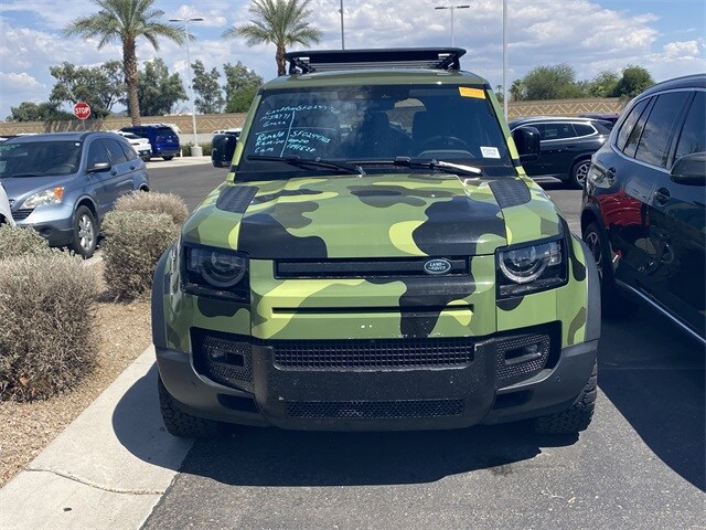 2020 Land Rover Defender SE photo 2