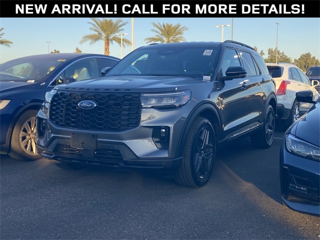 2025 Ford Explorer ST-LINE's photo
