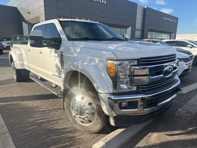 2017 Ford F-450 Lariat photo 3