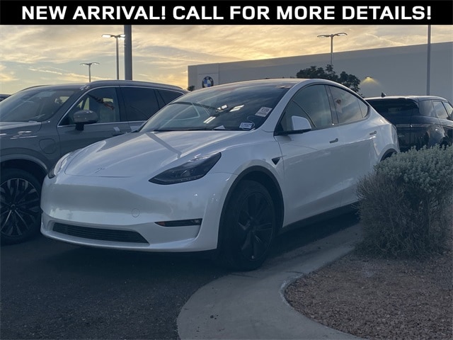2025 Tesla Model Y Long Range's photo