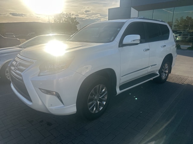 2017 Lexus GX Luxury's photo