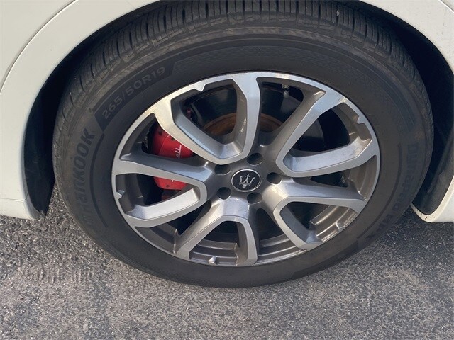 2020 Maserati Levante Base photo 4