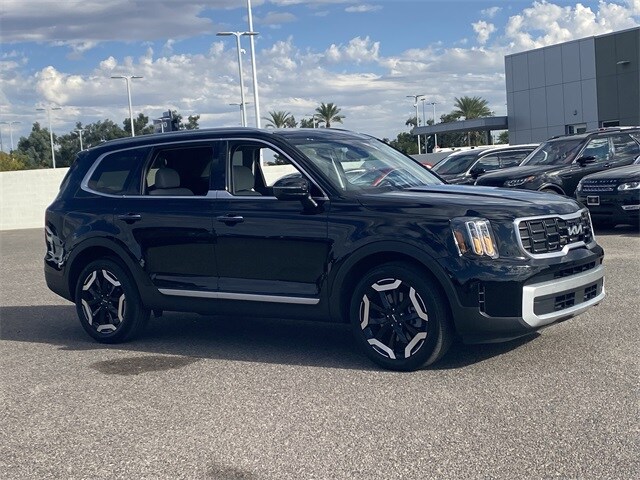 2024 Kia Telluride S photo 4