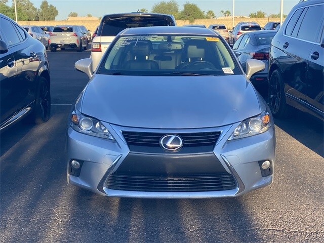 2016 Lexus CT 200h photo 2