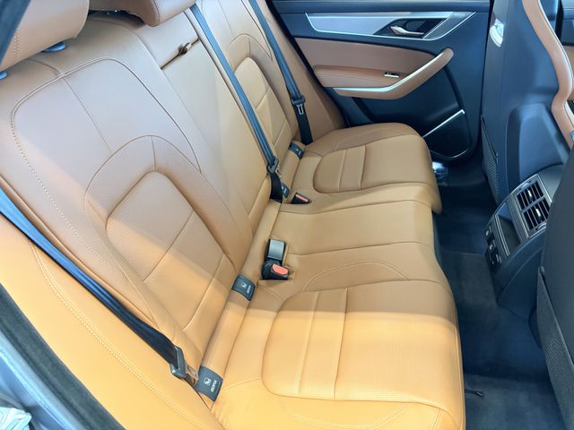 2026 Jaguar F-Pace R-Dynamic S - Photo 11