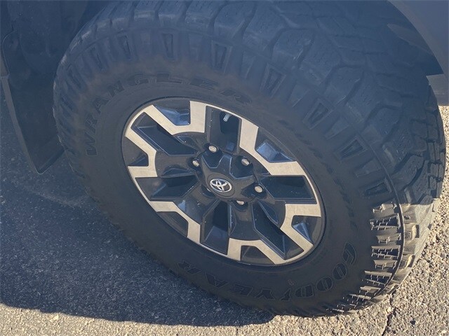 2020 Toyota Tacoma TRD photo 4