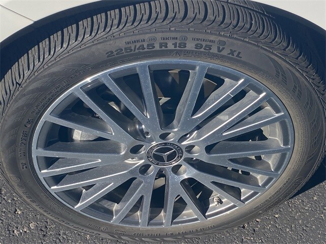 2025 Mercedes Benz CLA 250 photo 4