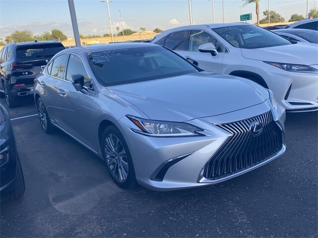 2020 Lexus ES 300h photo 3