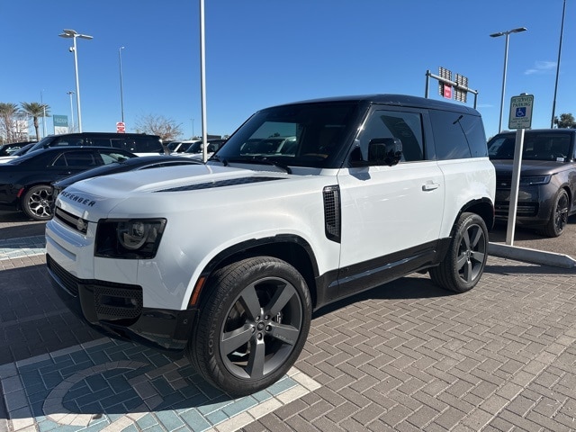 2023 Land Rover Defender V8