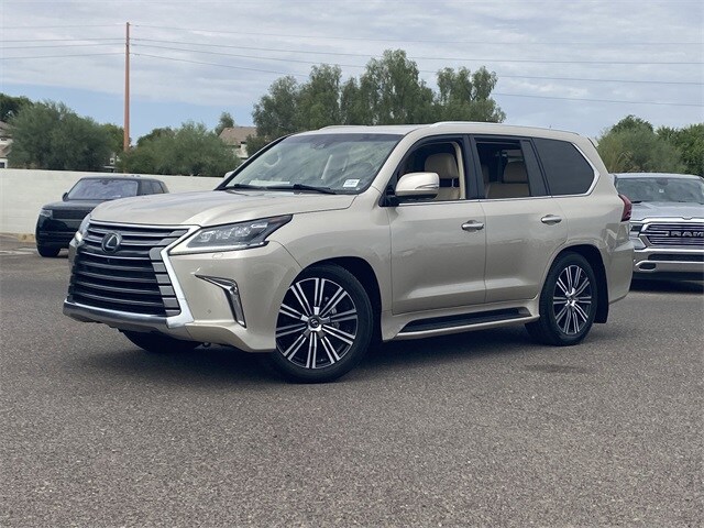 2020 Lexus LX 570 Premium photo 2