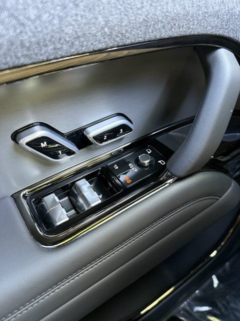 2025 Land Rover Range Rover Sport SE - Photo 24