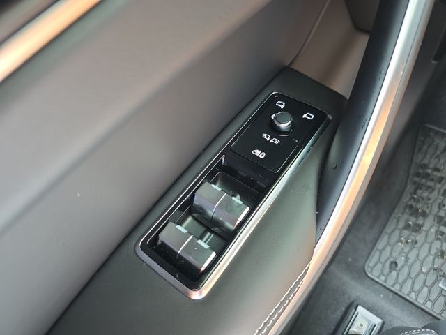 2026 Jaguar F-Pace R-Dynamic S - Photo 20