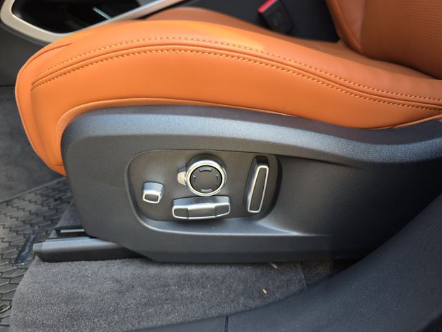 2026 Jaguar F-Pace R-Dynamic S - Photo 16
