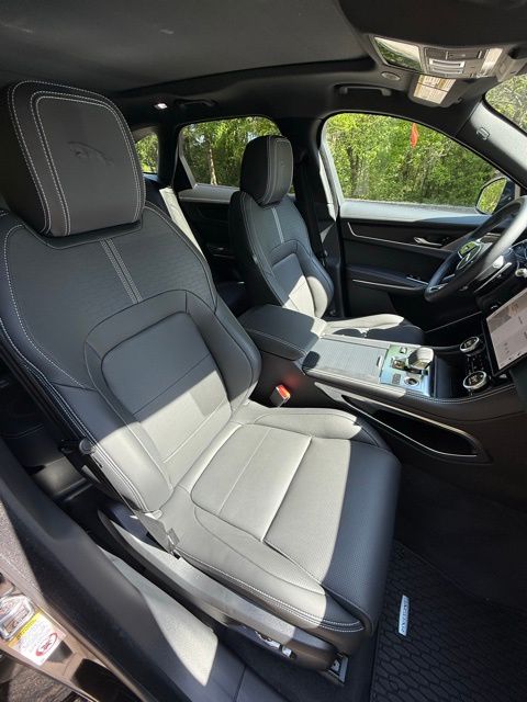 2026 Jaguar F-Pace R-Dynamic S - Photo 9