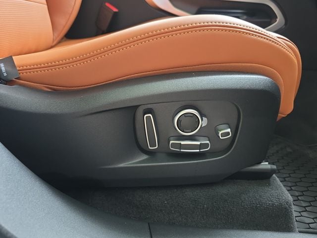 2026 Jaguar F-Pace R-Dynamic S - Photo 34