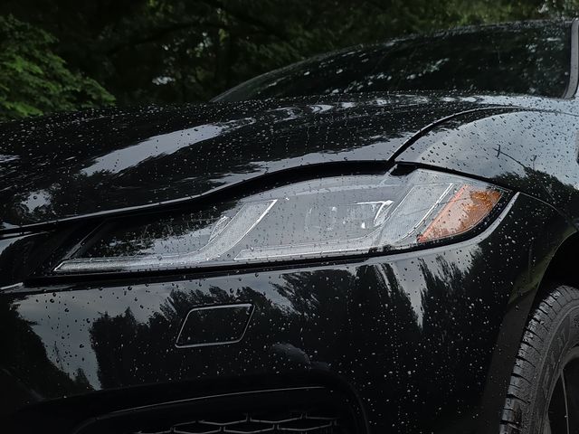 2026 Jaguar F-Pace R-Dynamic S - Photo 8