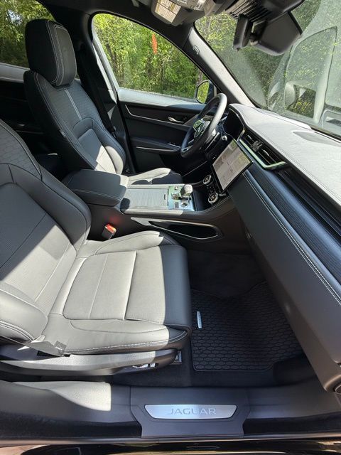 2026 Jaguar F-Pace R-Dynamic S - Photo 8