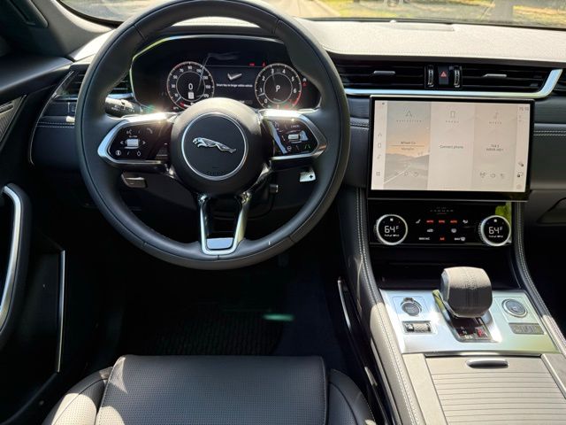 2026 Jaguar F-Pace R-Dynamic S - Photo 15
