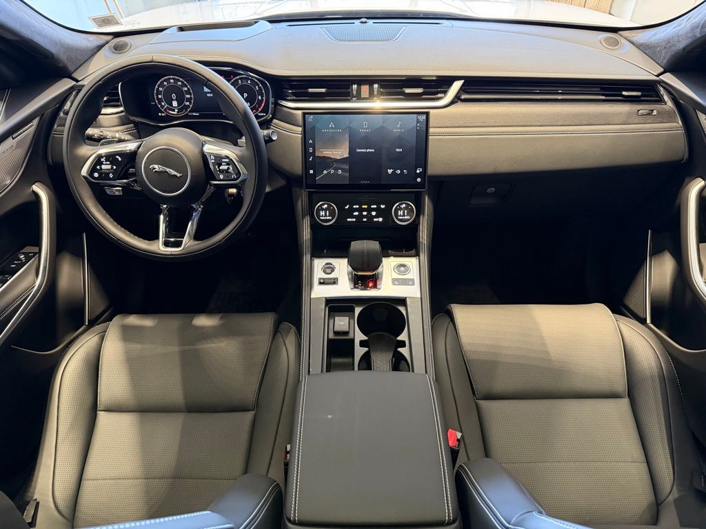 2026 Jaguar F-Pace R-Dynamic S - Photo 16