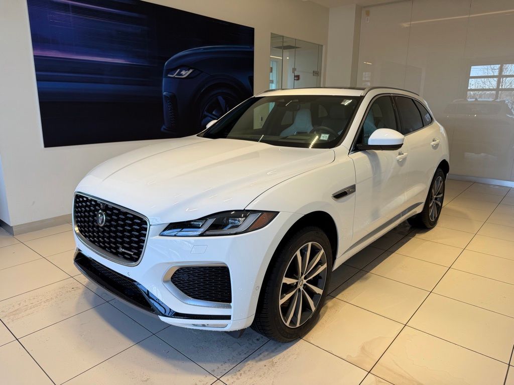 2025 Jaguar F-PACE R-Dynamic S's photo