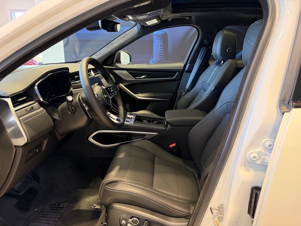 2026 Jaguar F-Pace R-Dynamic S - Photo 8