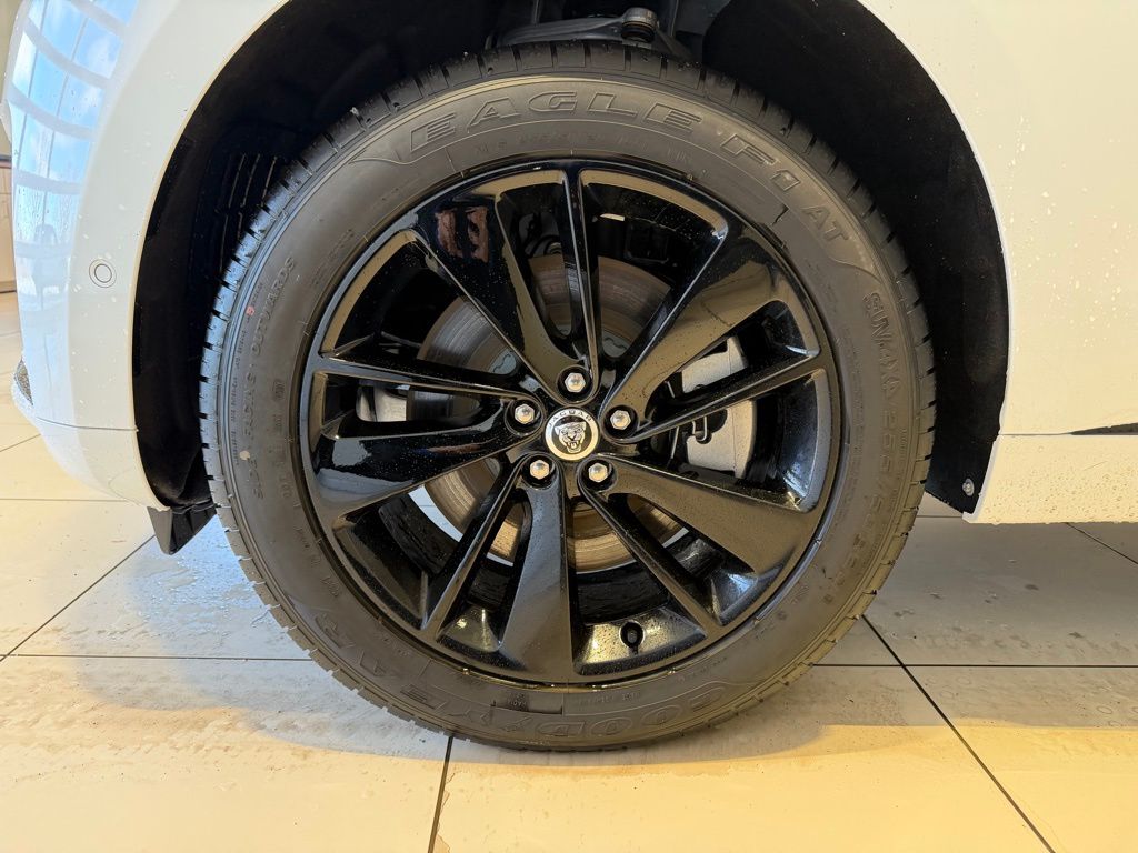 2026 Jaguar F-Pace R-Dynamic S - Photo 7