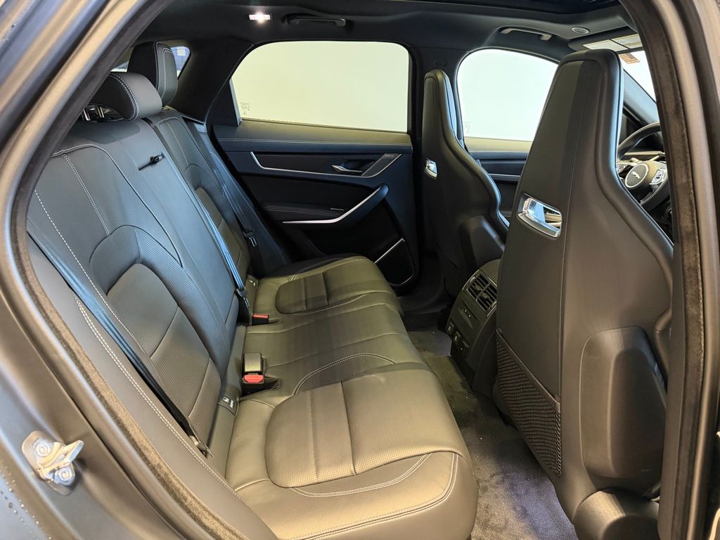 2026 Jaguar F-Pace R-Dynamic S - Photo 12