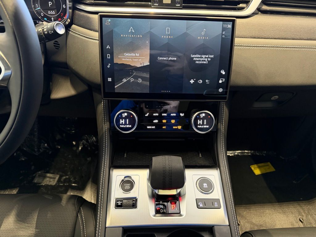 2026 Jaguar F-Pace R-Dynamic S - Photo 17