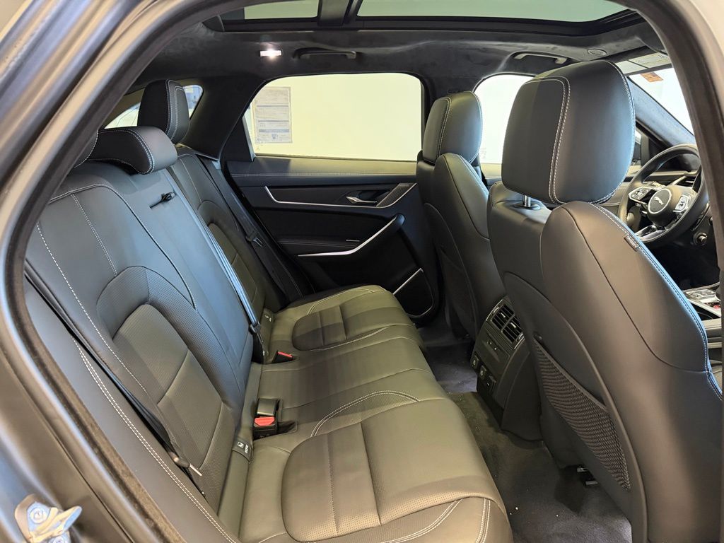 2026 Jaguar F-Pace R-Dynamic S - Photo 12