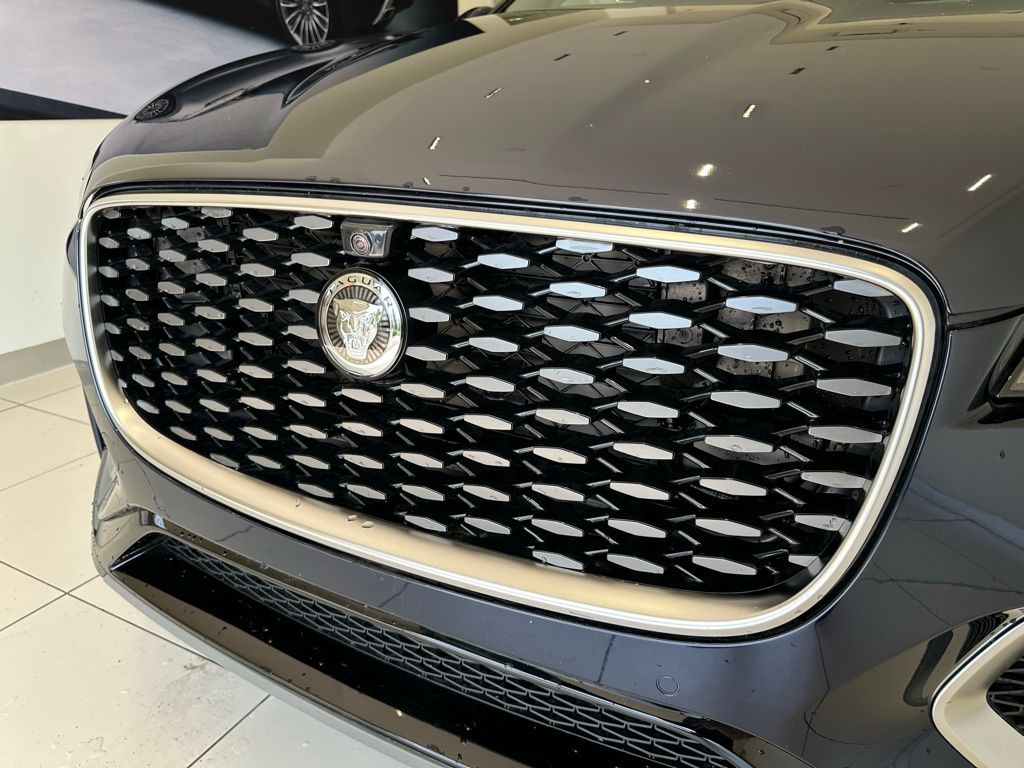 2026 Jaguar F-Pace R-Dynamic S - Photo 9