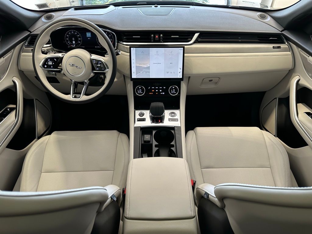 2026 Jaguar F-Pace R-Dynamic S - Photo 18