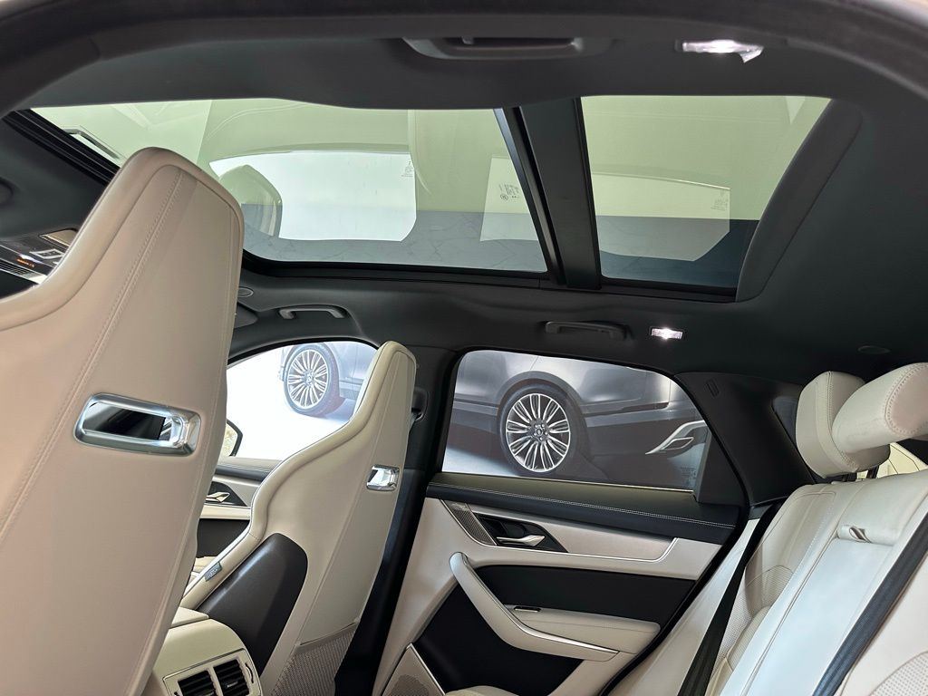 2026 Jaguar F-Pace R-Dynamic S - Photo 13