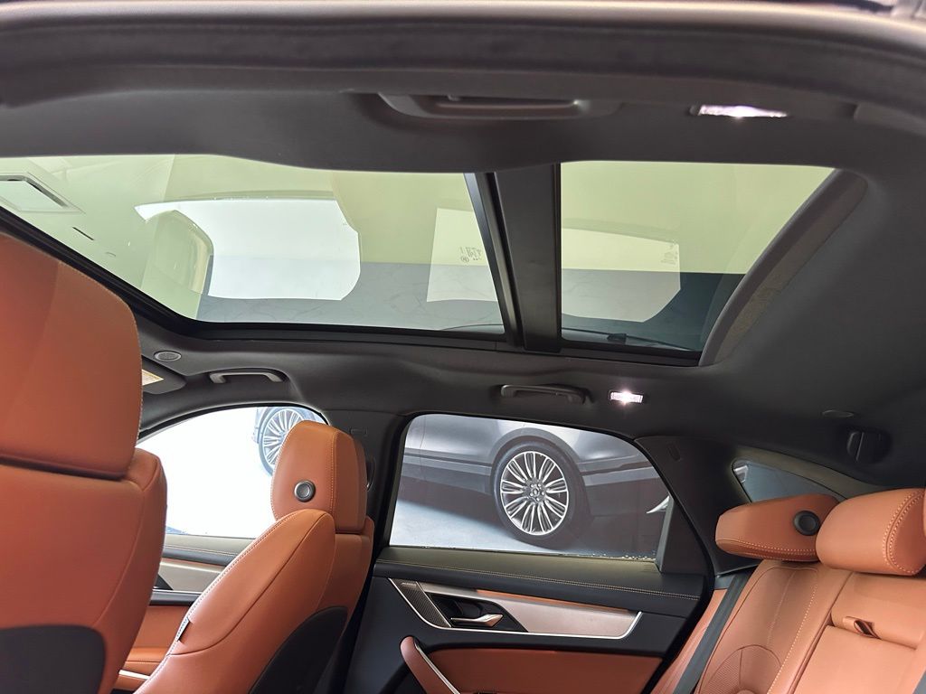 2026 Jaguar F-Pace R-Dynamic S - Photo 10