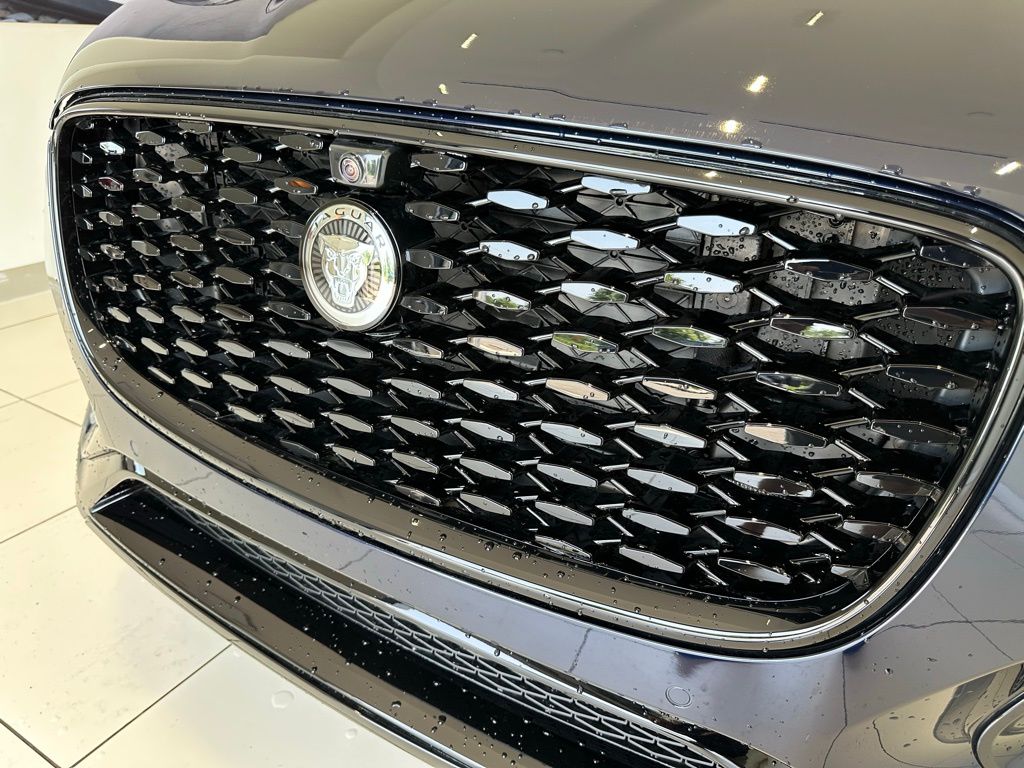 2026 Jaguar F-Pace R-Dynamic S - Photo 6