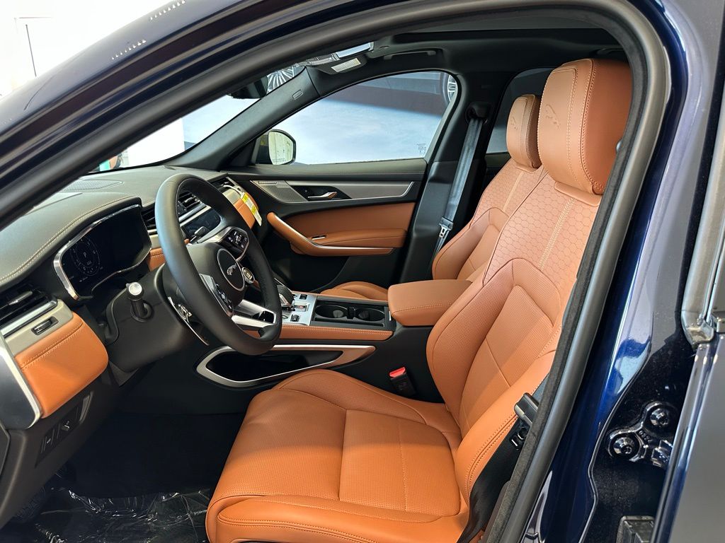 2026 Jaguar F-Pace R-Dynamic S - Photo 8