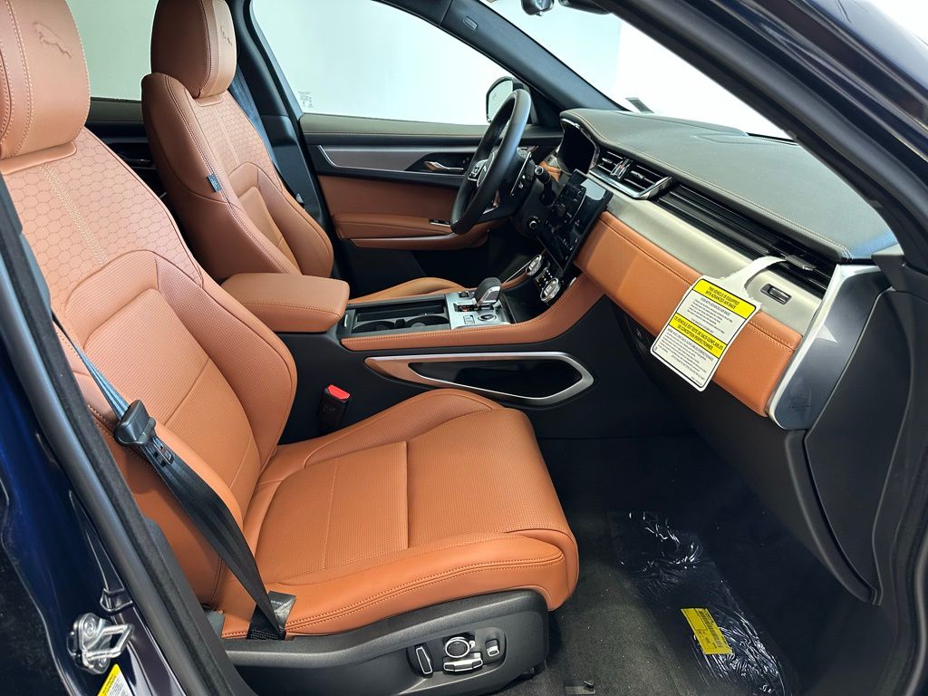 2026 Jaguar F-Pace R-Dynamic S - Photo 13