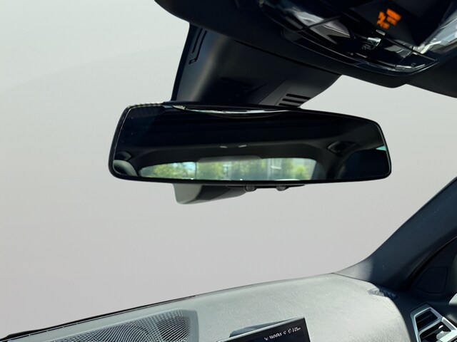 2026 BMW 3 Series 330i - Photo 24