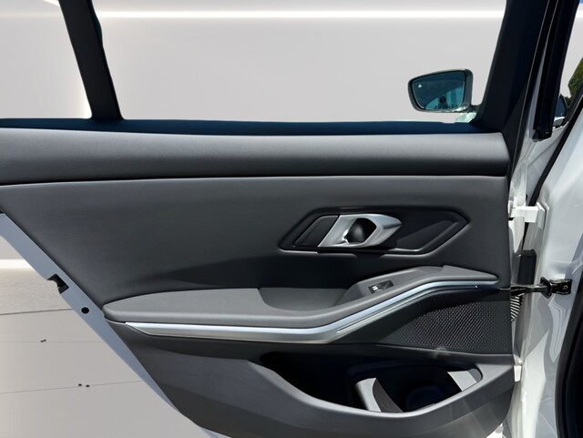 2026 BMW 3 Series 330i - Photo 27