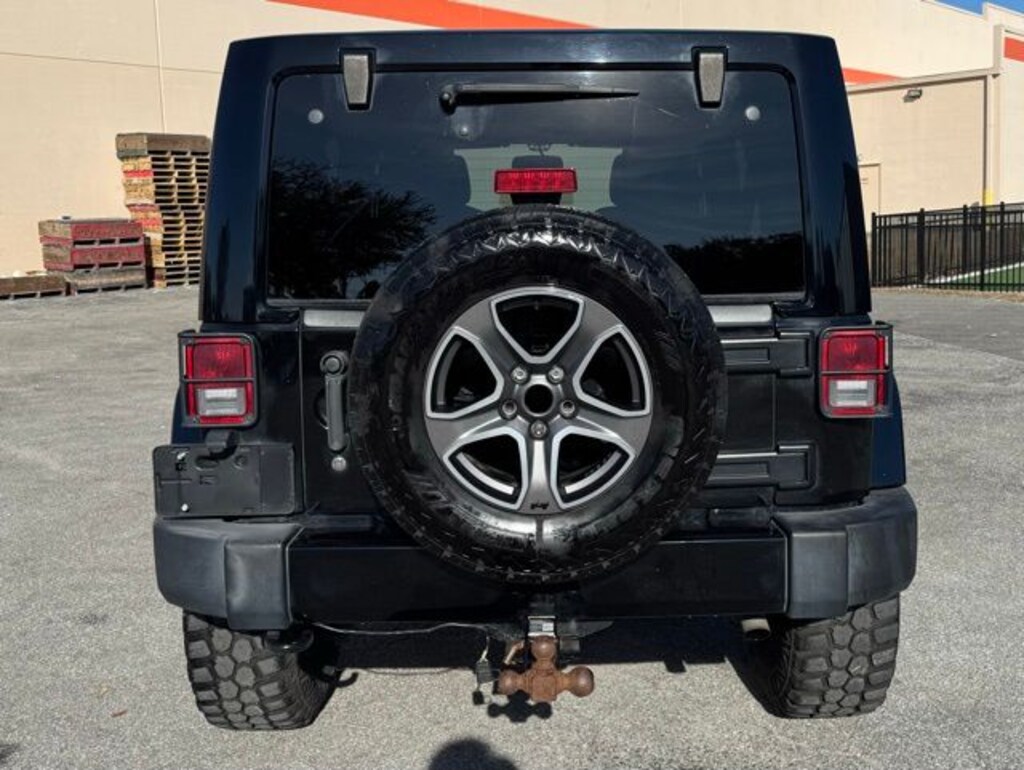 Used 2017 Jeep Wrangler Unlimited Sahara SUV