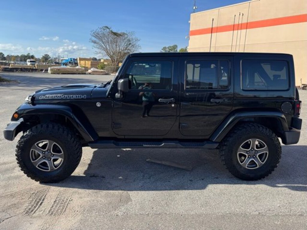 Used 2017 Jeep Wrangler Unlimited Sahara SUV