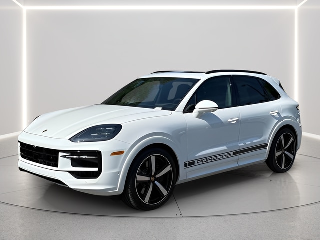 2025 Porsche Cayenne GTS's photo