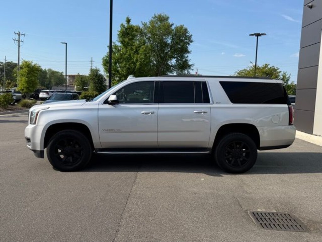 Used 2017 GMC Yukon XL SLT SUV