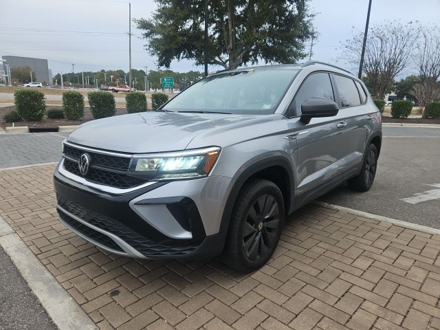2023 Volkswagen Taos S's photo