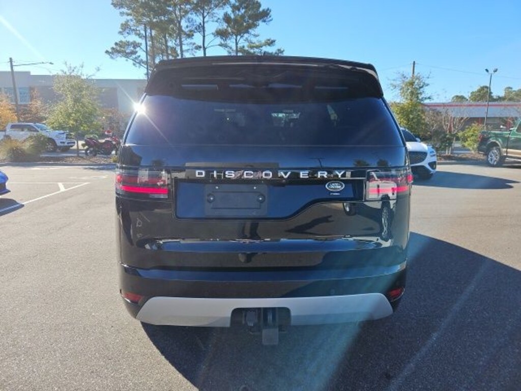 Certified 2023 Land Rover Discovery Metropolitan Edition SUV