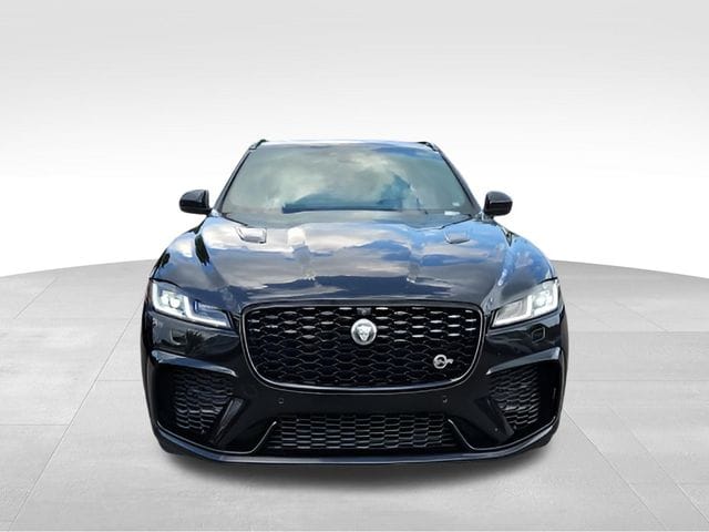 2024 Jaguar F-PACE SVR - Photo 8