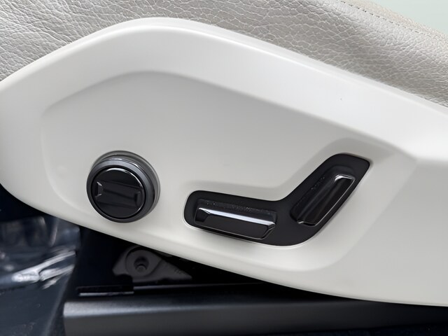 2023 Volvo XC90 Core - Photo 14