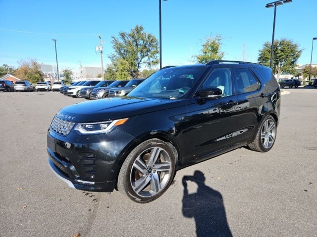 Certified 2023 Land Rover Discovery Metropolitan Edition SUV